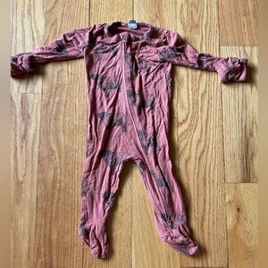 Kate Quinn Highland Cow Footie in Rust